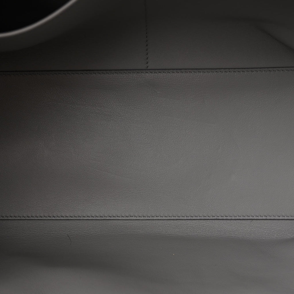Smooth Calfskin Small Hampton Carry All Bag Grey