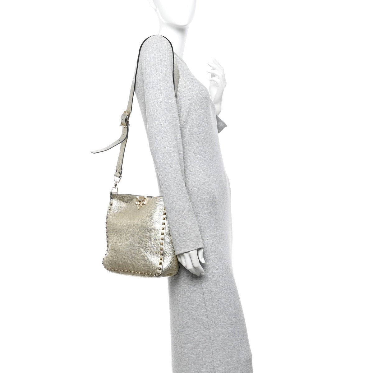 Metallic Pebbled Calfskin Small Rockstud Flip-Lock Messenger Bag Platino
