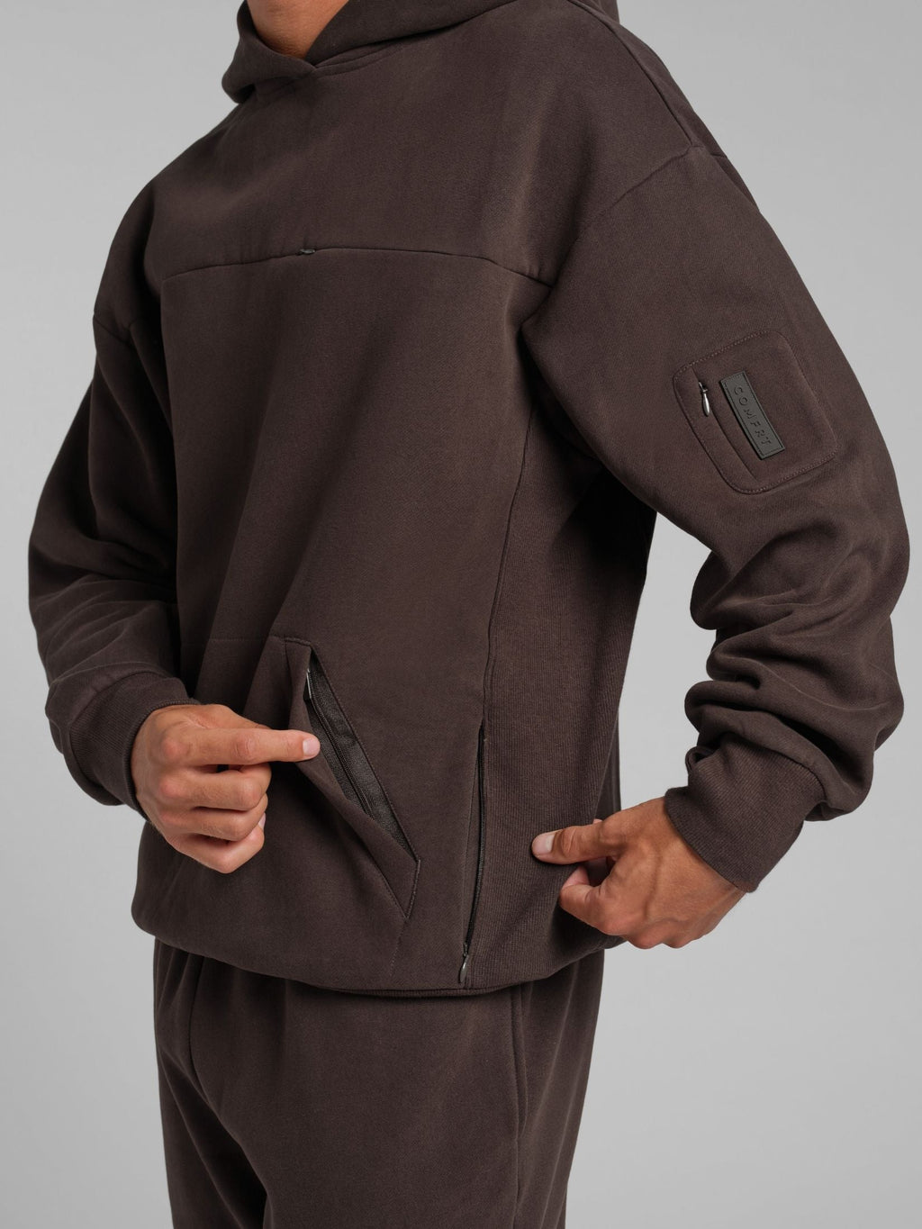 Explorer Travel Hoodie – Mega