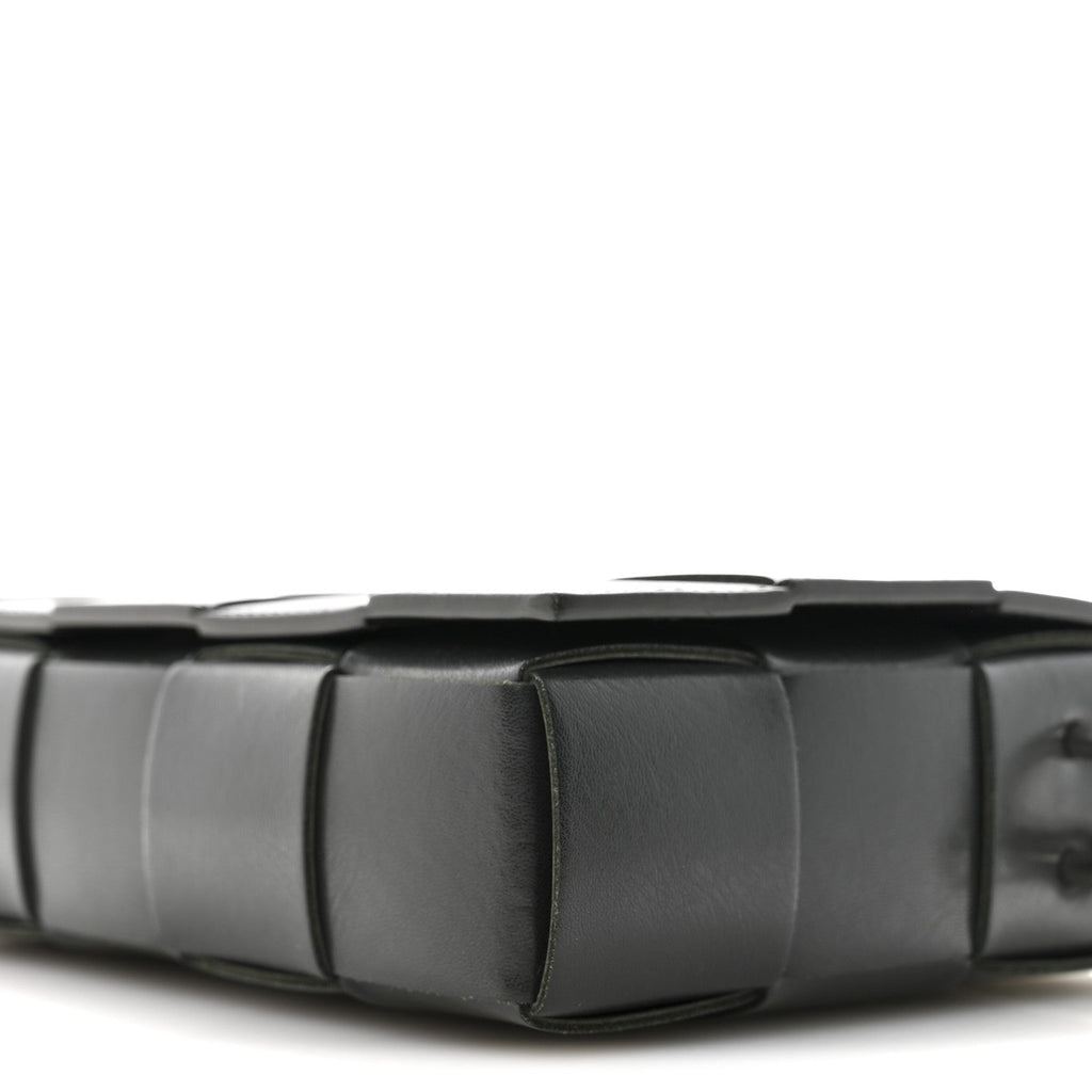 Calfskin Maxi Intreccio Cassette With Strap Bag Dark Green