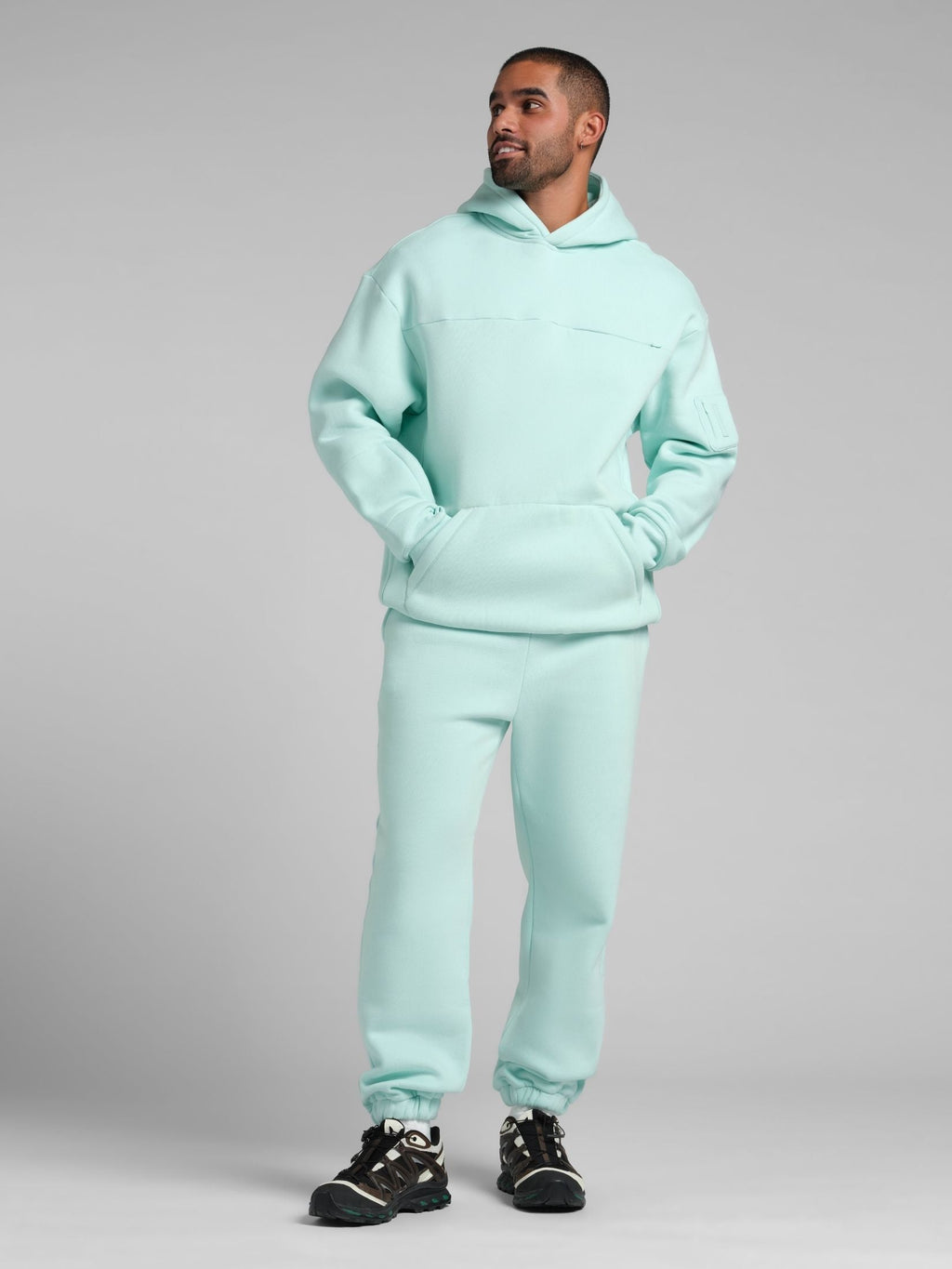 Explorer Travel Hoodie – Mega
