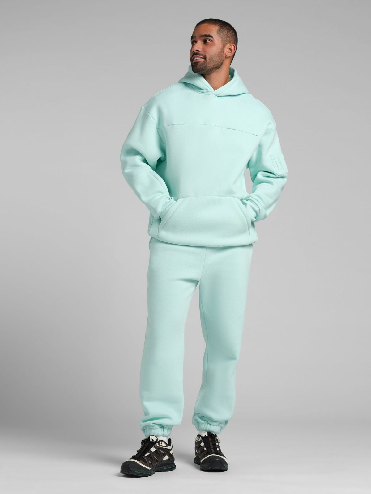 Explorer Travel Hoodie – Mega