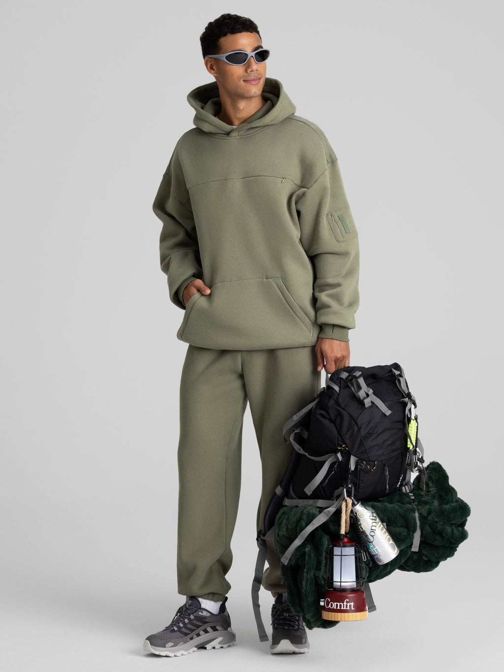 Explorer Travel Hoodie – Mega