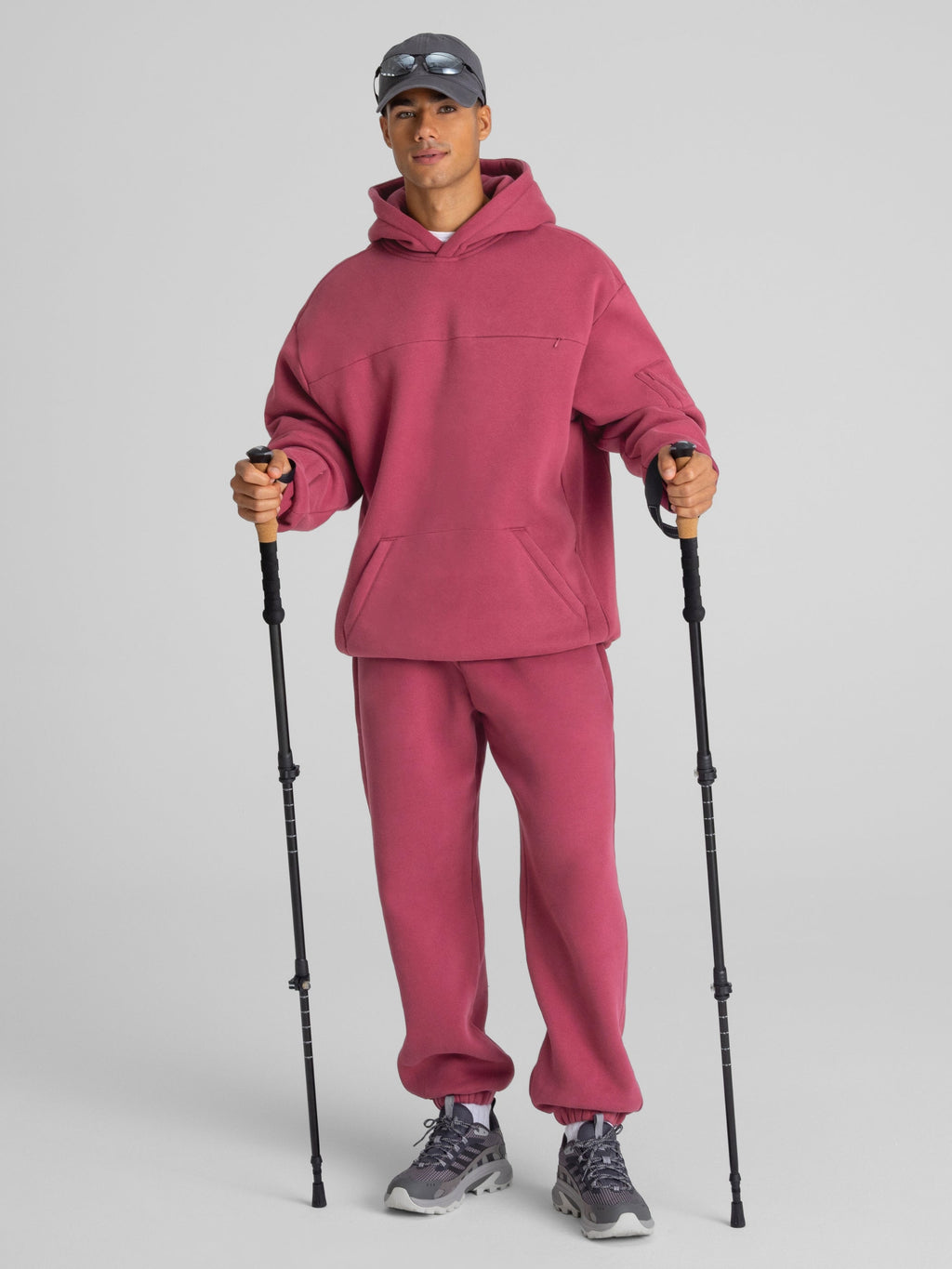 Explorer Travel Hoodie – Mega