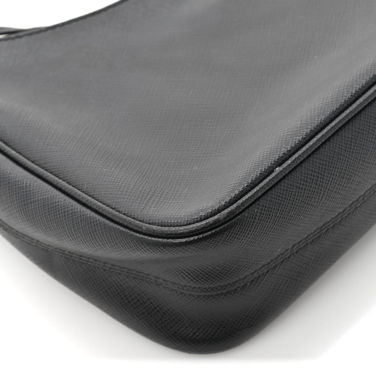 Saffiano Lux Re-Edition 2005 Shoulder Bag Black