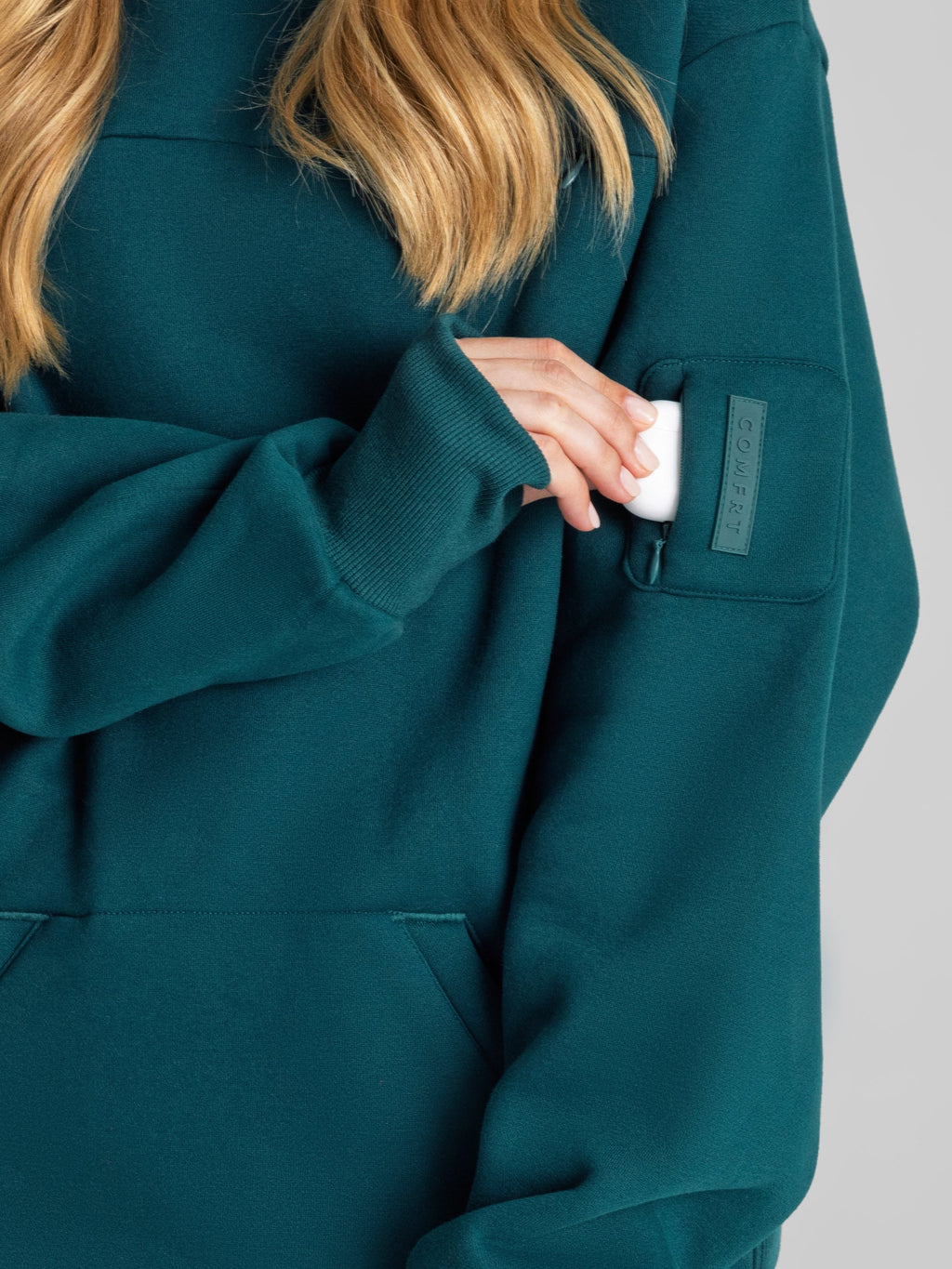 Explorer Travel Hoodie – Mega