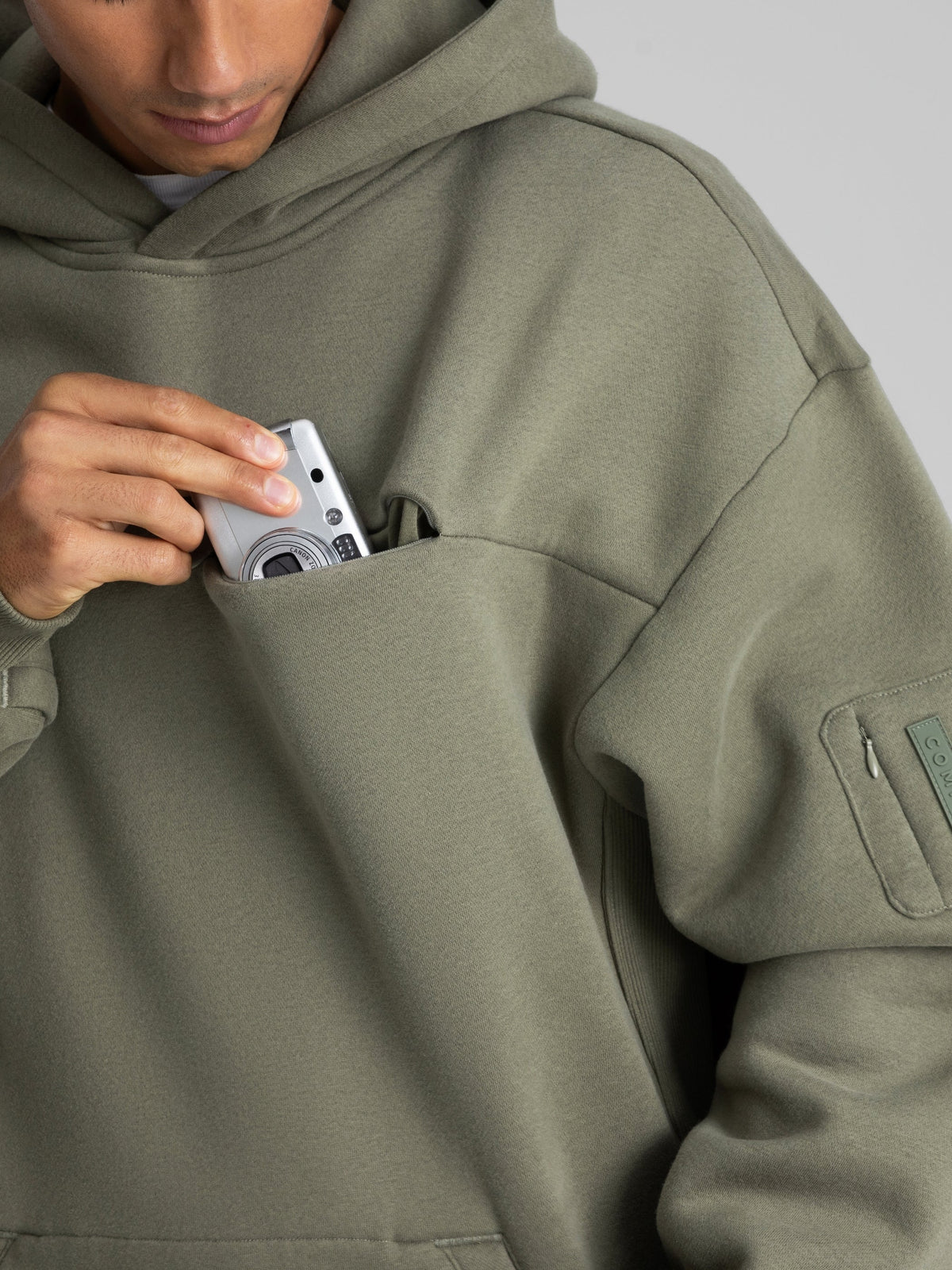 Explorer Travel Hoodie – Mega