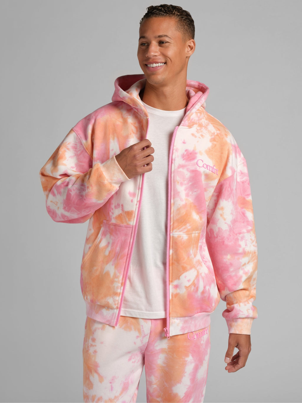 Minimalist Zip Hoodie – Mega