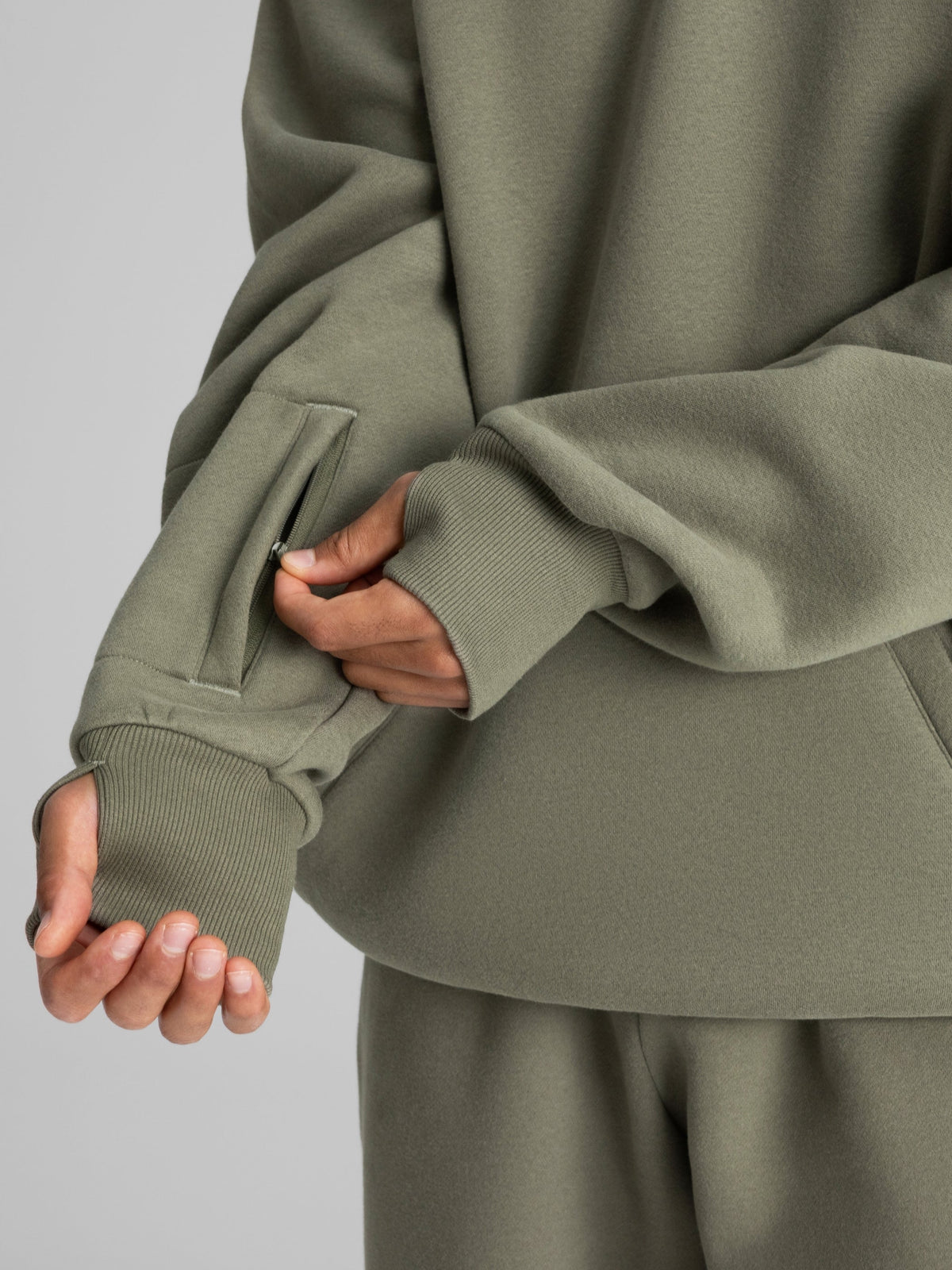 Explorer Travel Hoodie – Mega