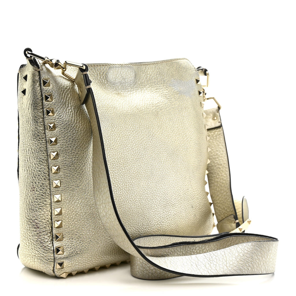 Metallic Pebbled Calfskin Small Rockstud Flip-Lock Messenger Bag Platino