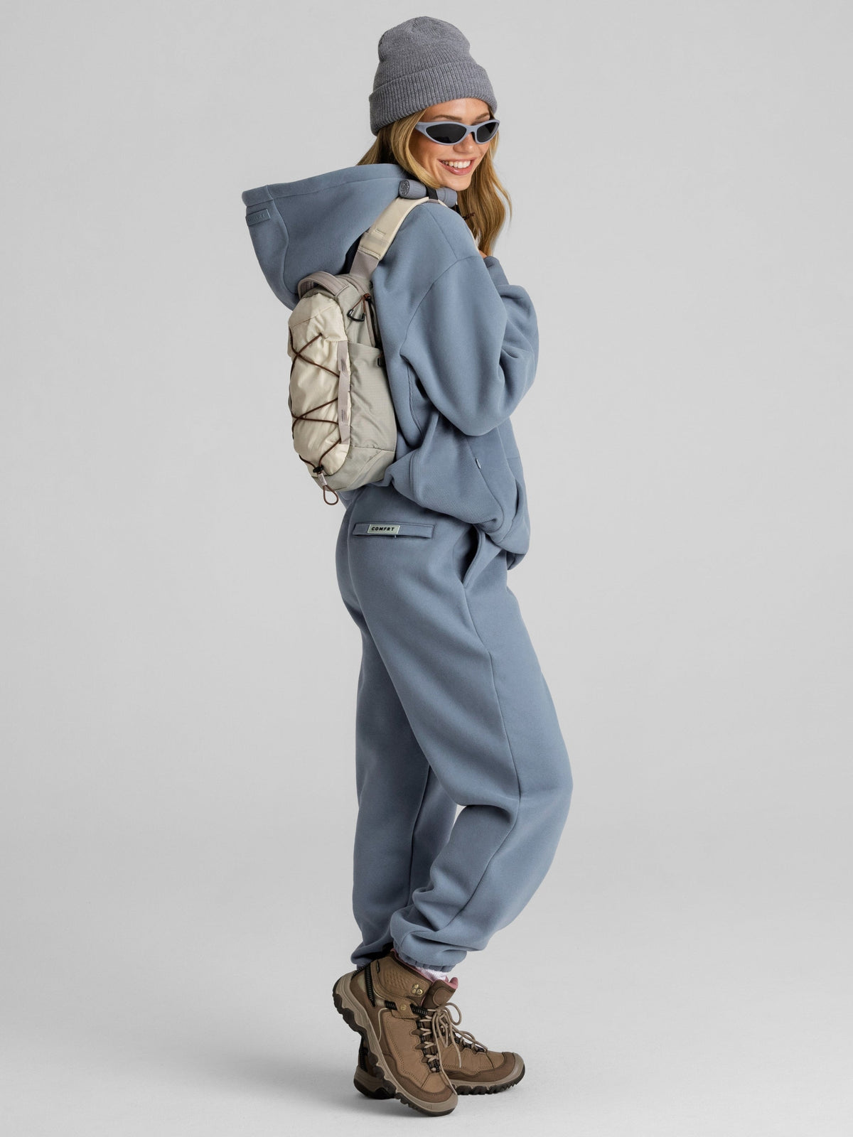 Explorer Travel Hoodie – Mega