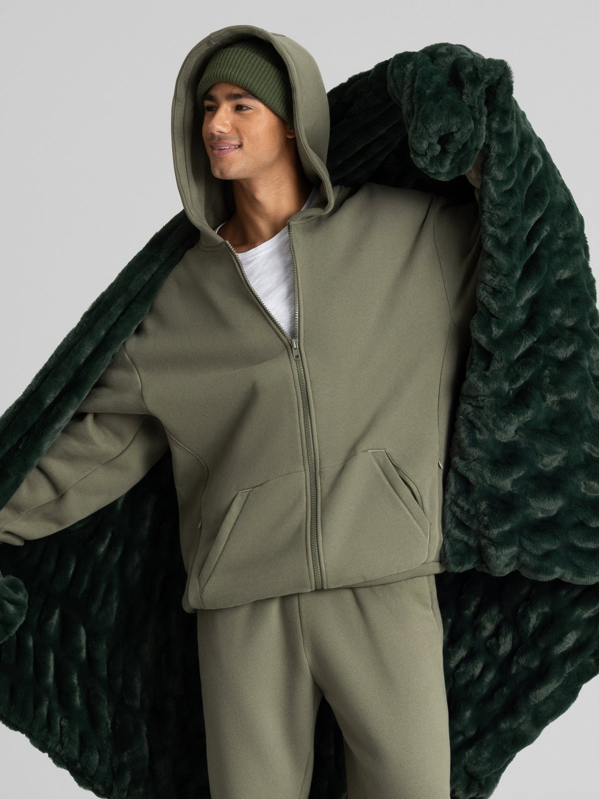 Explorer Travel Zip Hoodie – Mega