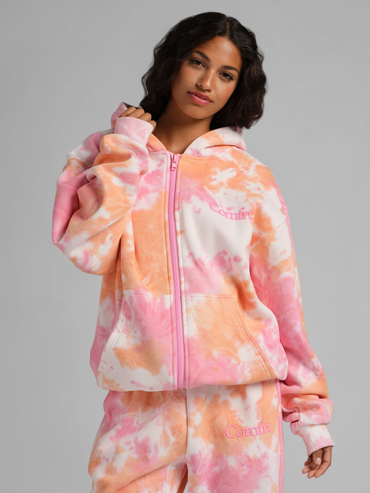 Minimalist Zip Hoodie – Mega