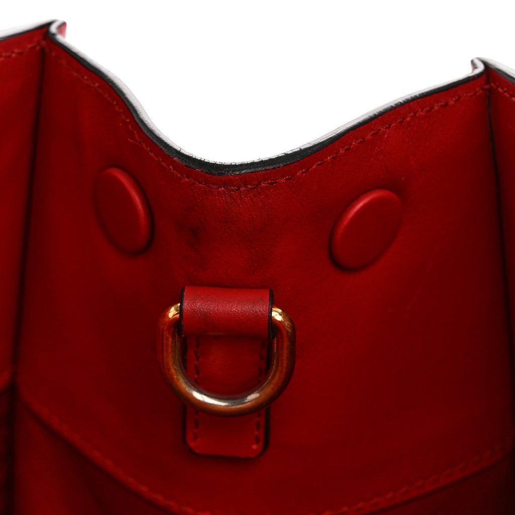 Saffiano Cuir Calfskin Medium Monochrome Top Handle Tote Fuoco