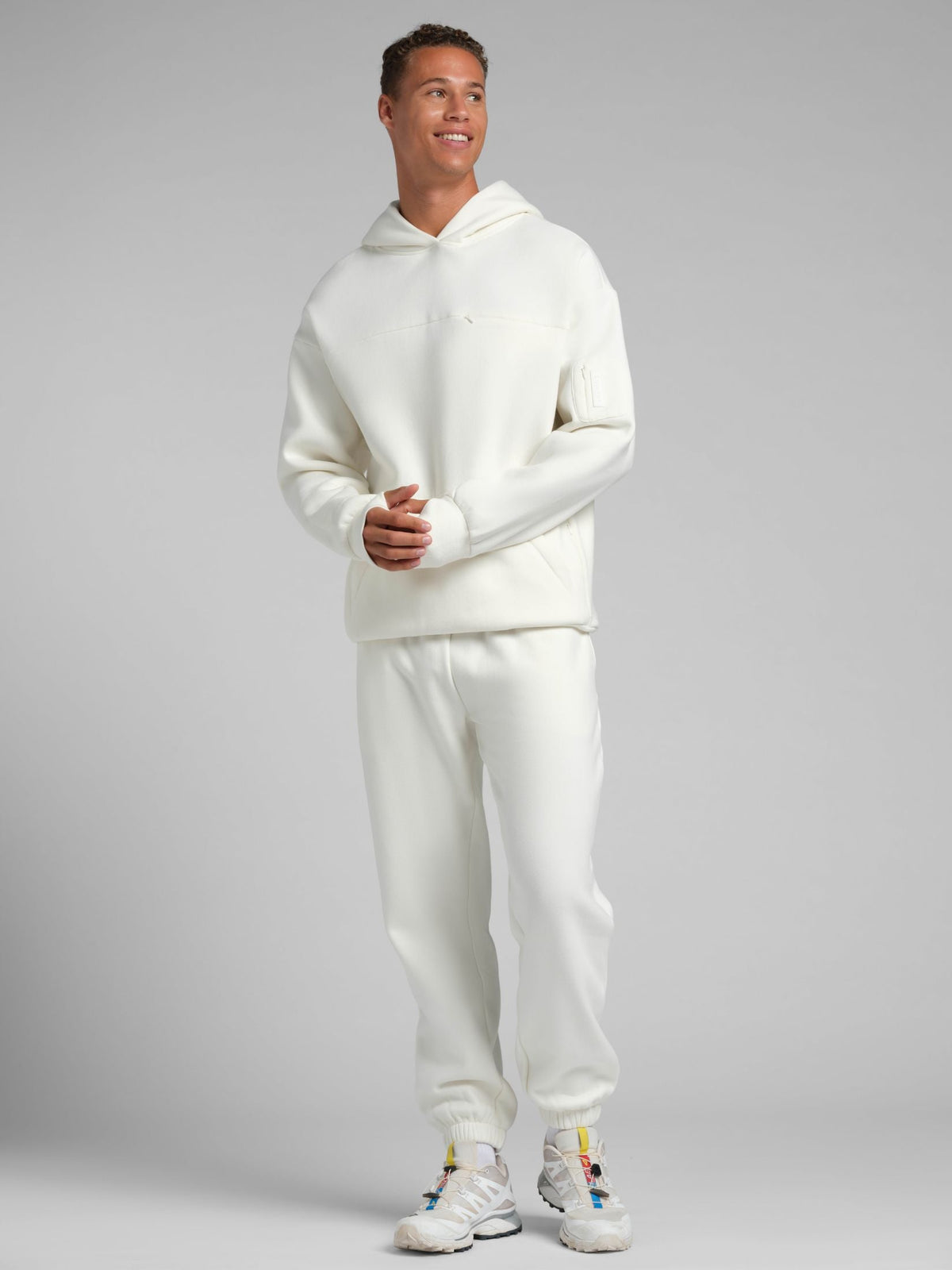 Explorer Travel Hoodie – Mega
