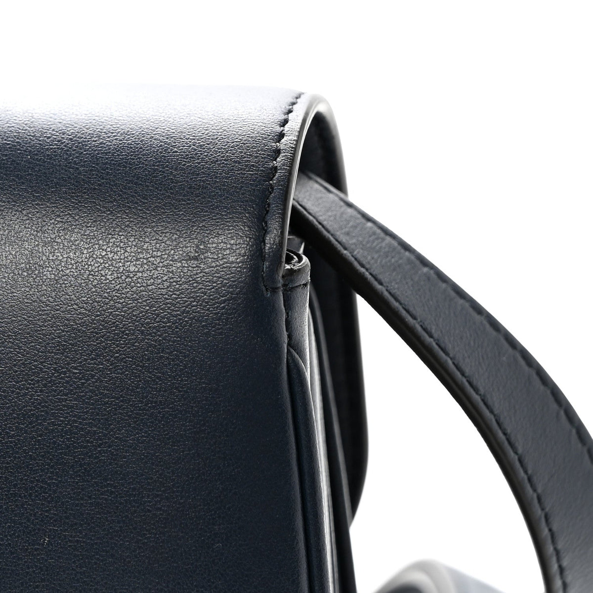 Smooth Calfskin Medium Tabou Navy Blue