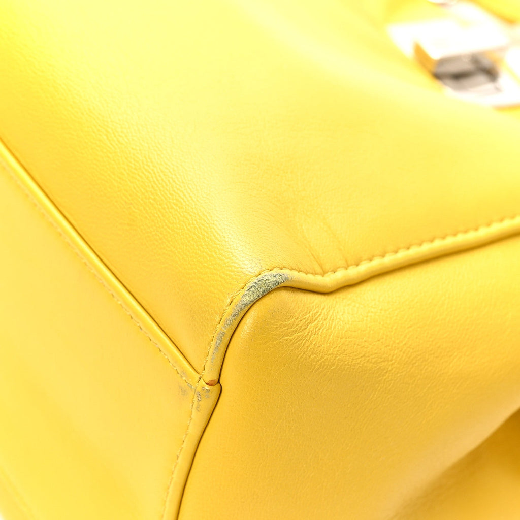 Nappa Mini Peekaboo Iconic Satchel Limone
