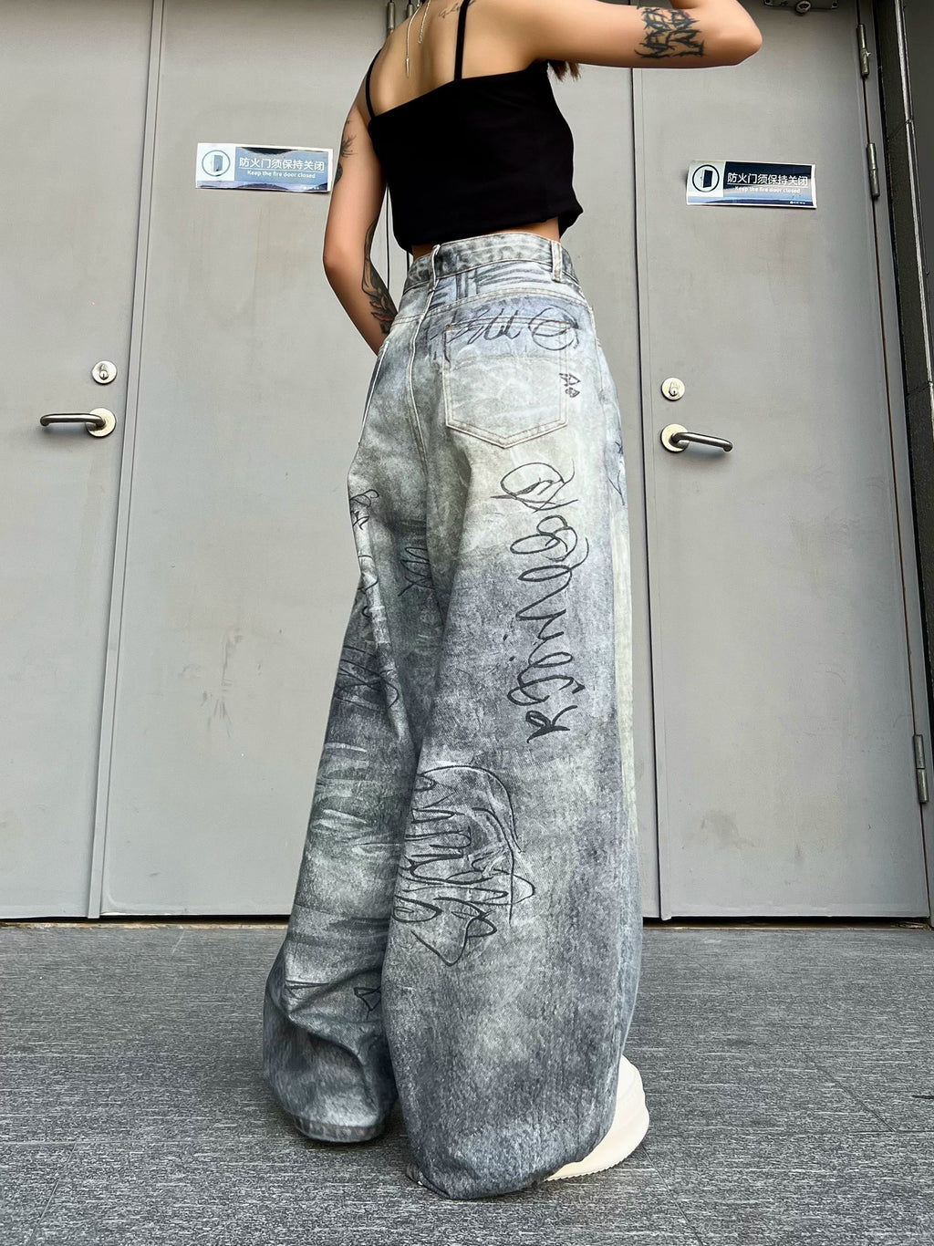 TR BRUSHHIFT American Graffiti Street Jeans, Washed and Used, Loose Wide Leg, Floor Bending Knife Pants