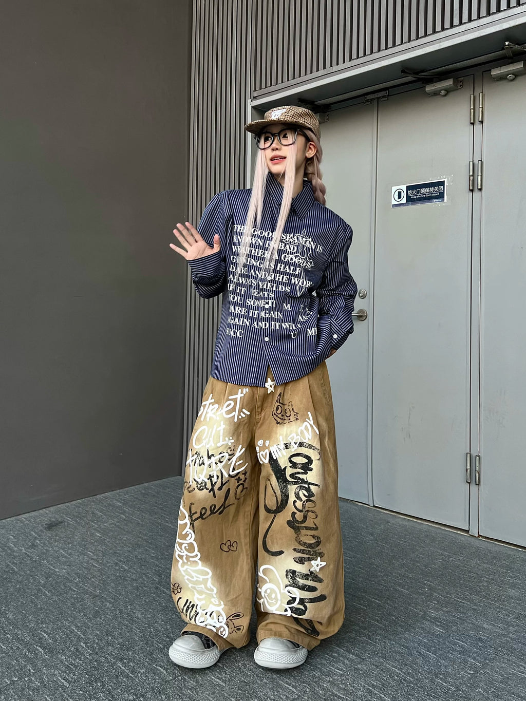 TR BRUSHSHIFT American China-Chic Distressed Wash Graffiti Jeans Vintage Loose Leg Floor Pants