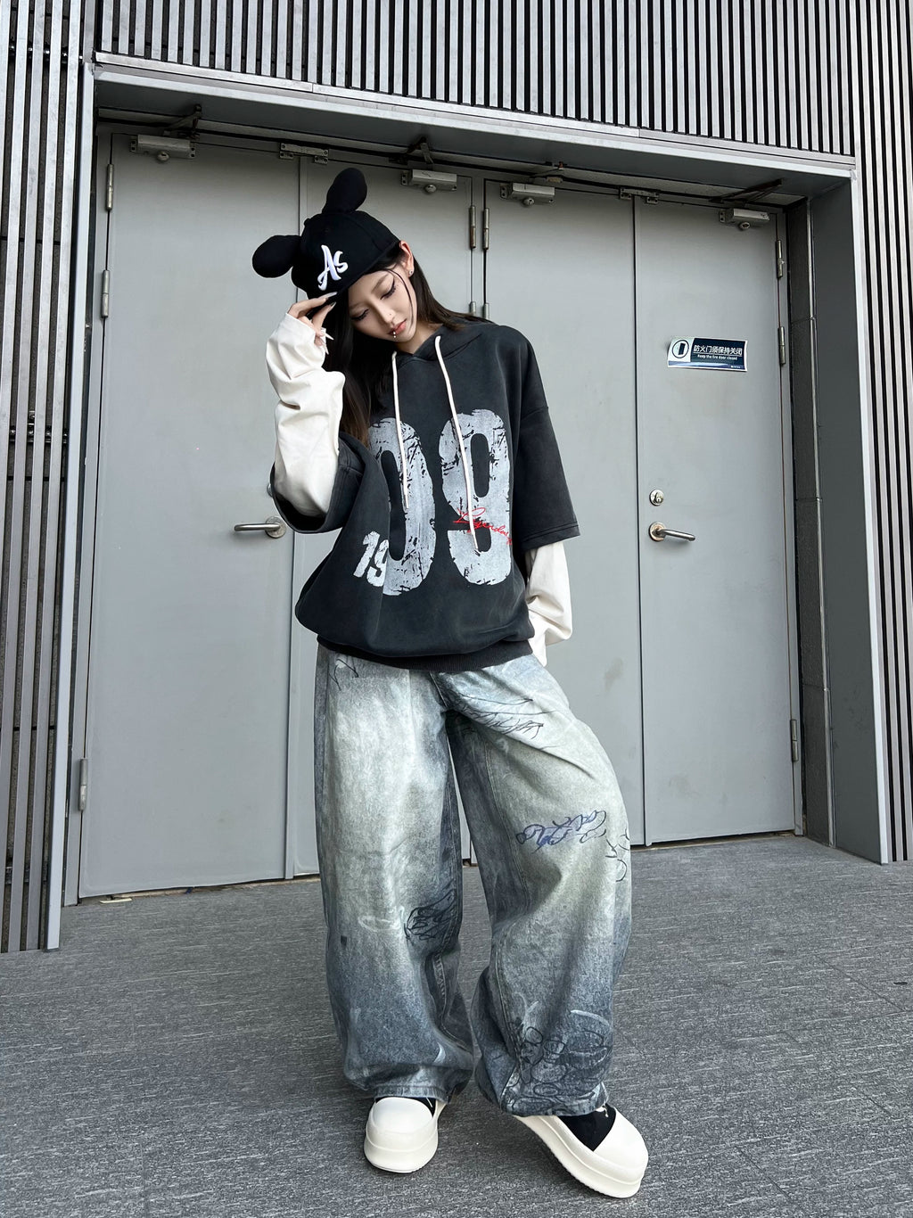 TR BRUSHHIFT American Graffiti Street Jeans, Washed and Used, Loose Wide Leg, Floor Bending Knife Pants