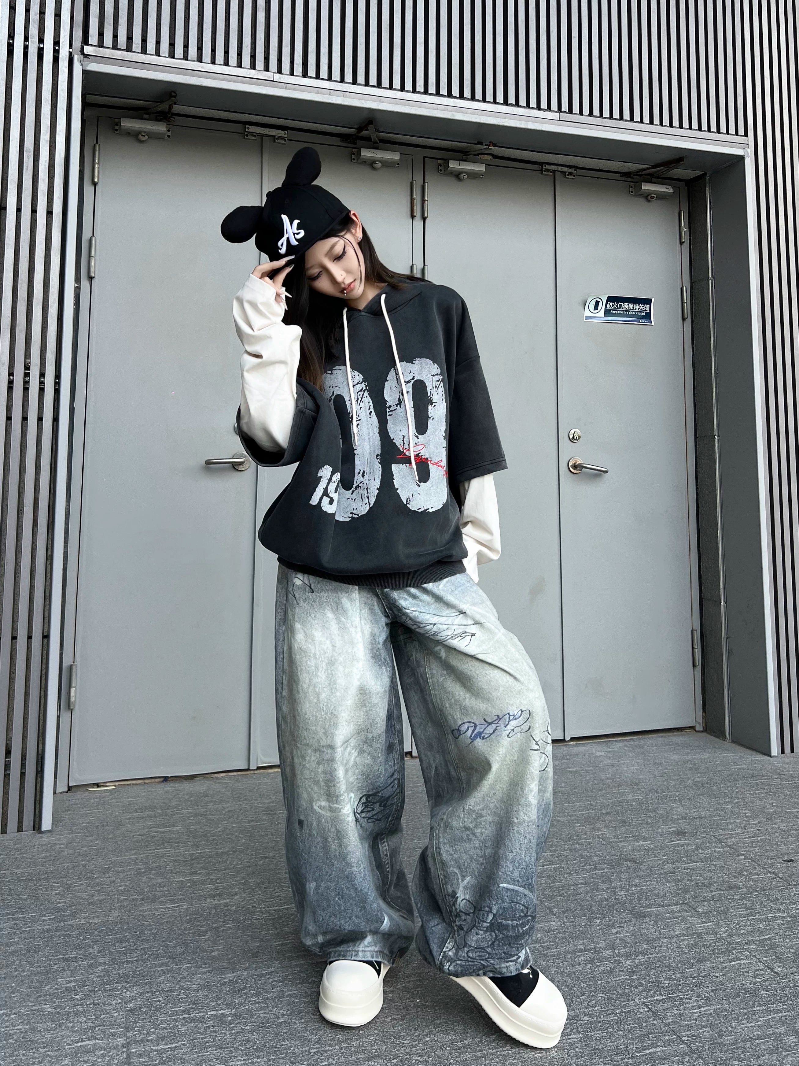 TR BRUSHHIFT American Graffiti Street Jeans, Washed and Used, Loose Wide Leg, Floor Bending Knife Pants
