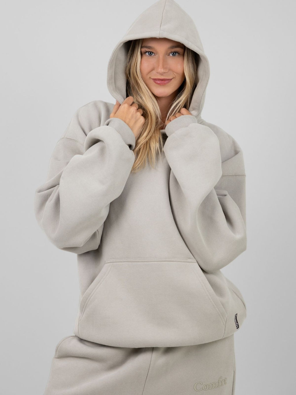 Minimalist Hoodie – Mega