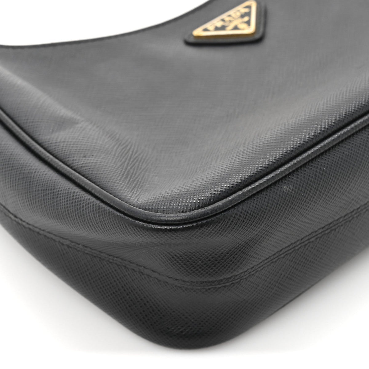 Saffiano Lux Re-Edition 2005 Shoulder Bag Black