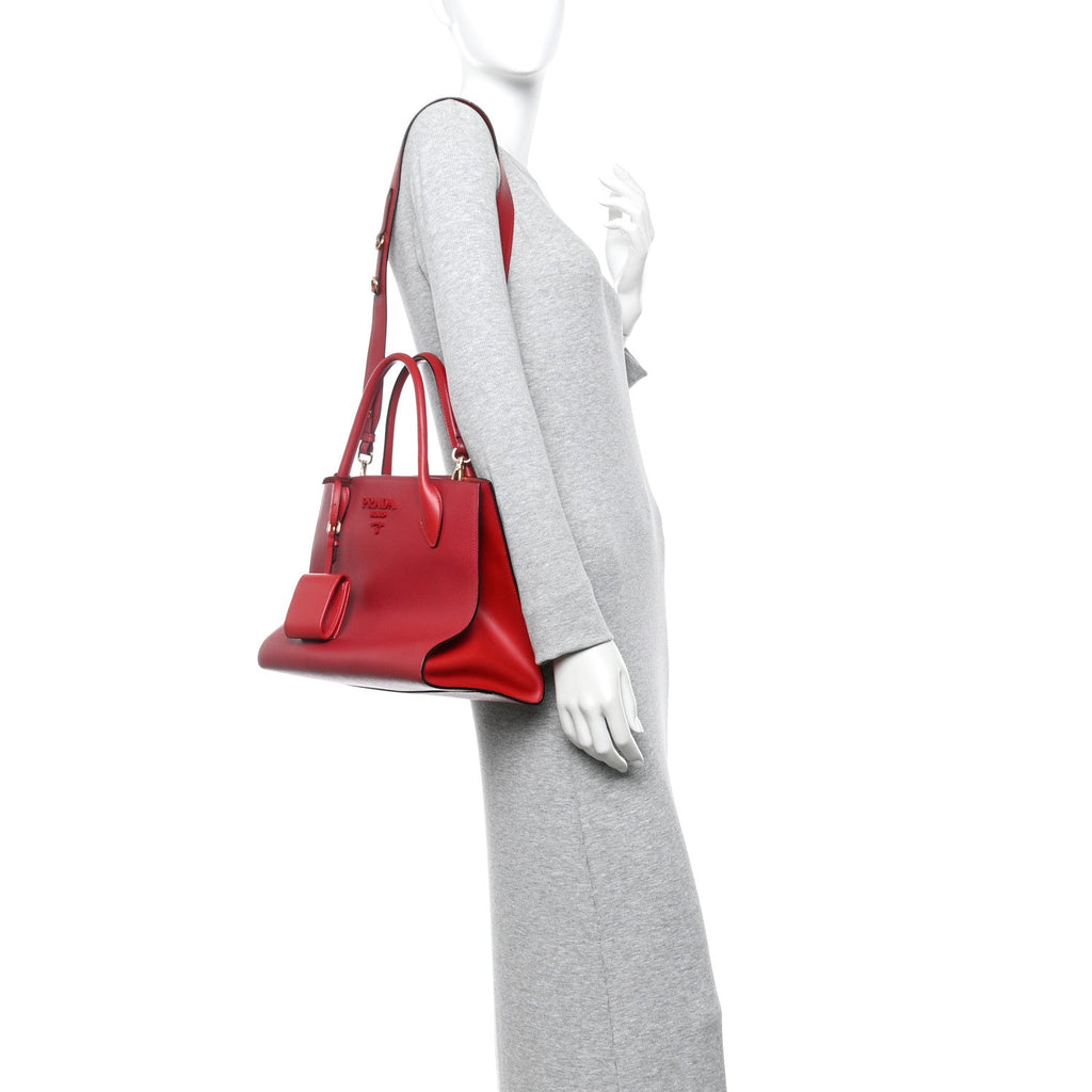 Saffiano Cuir Calfskin Medium Monochrome Top Handle Tote Fuoco