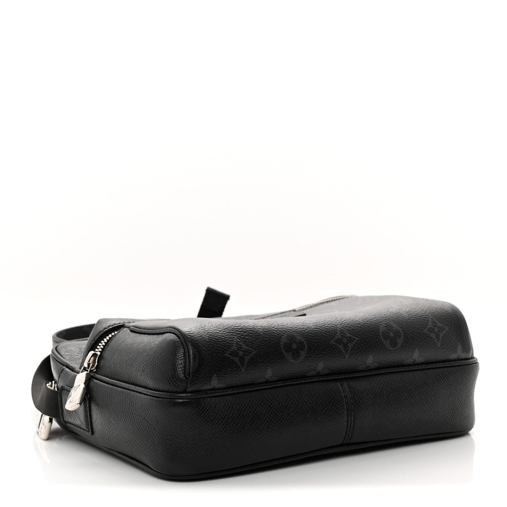 Taiga Monogram Eclipse Outdoor Messenger Black
