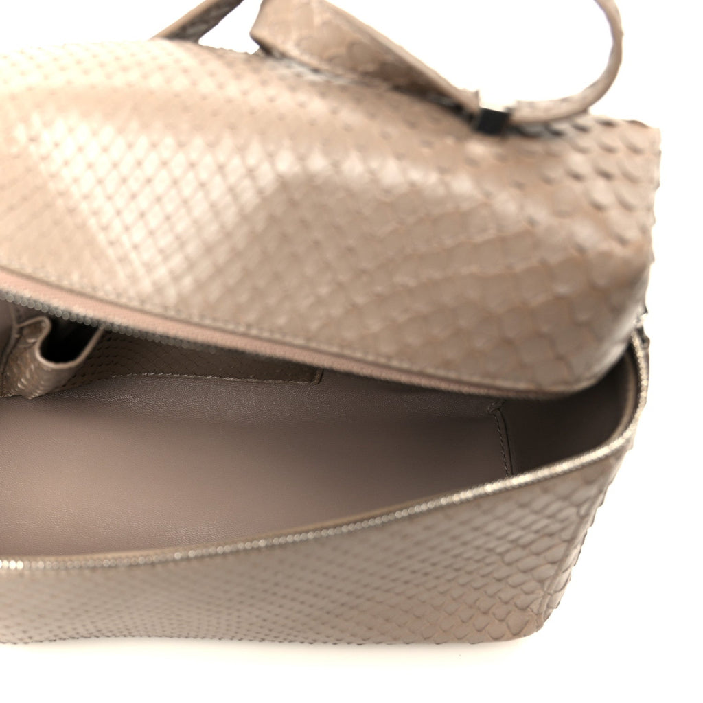 Matte Snakeskin Extra Pocket L27 Grey