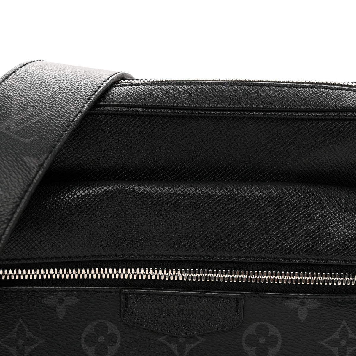 Taiga Monogram Eclipse Outdoor Messenger Black
