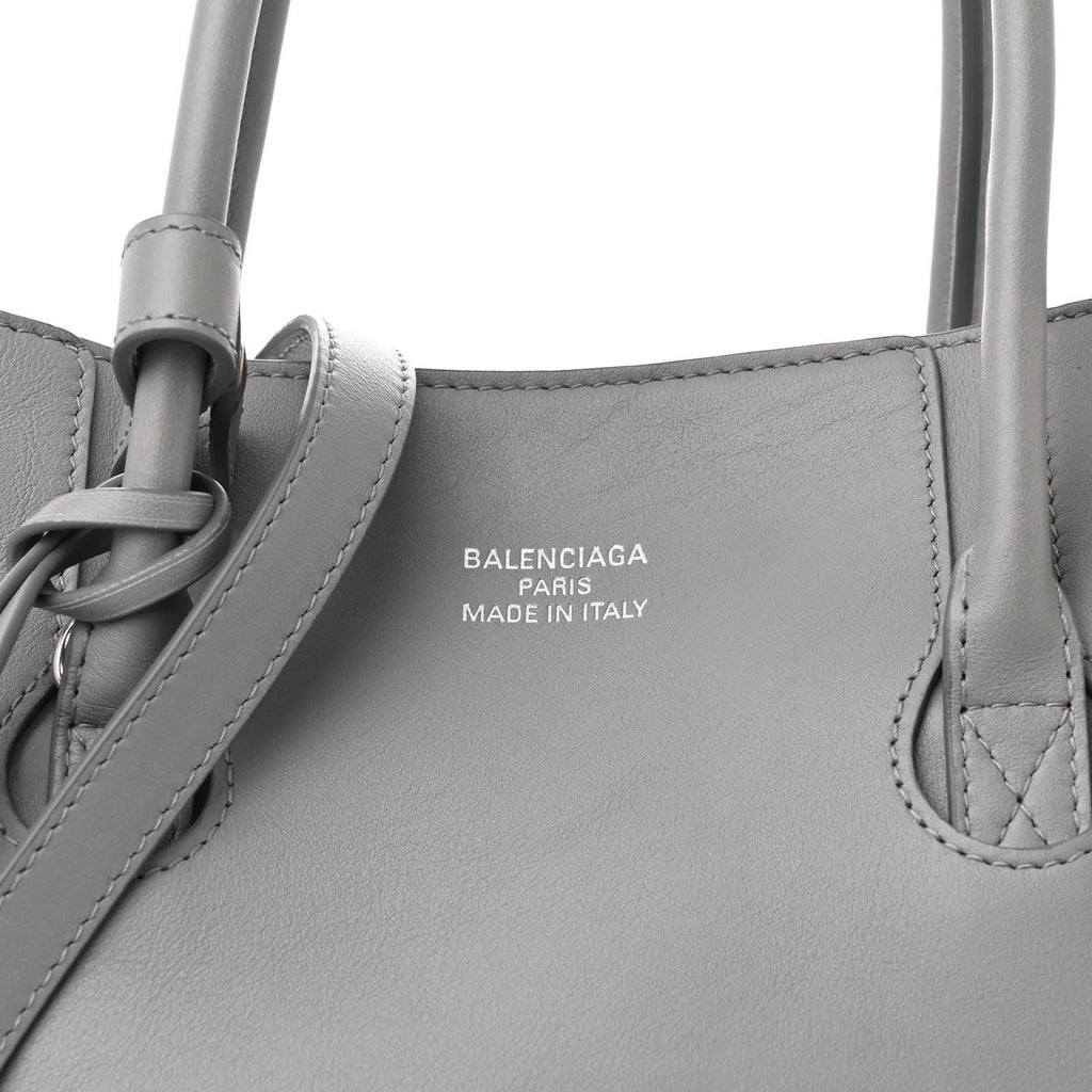 Smooth Calfskin Small Hampton Carry All Bag Grey